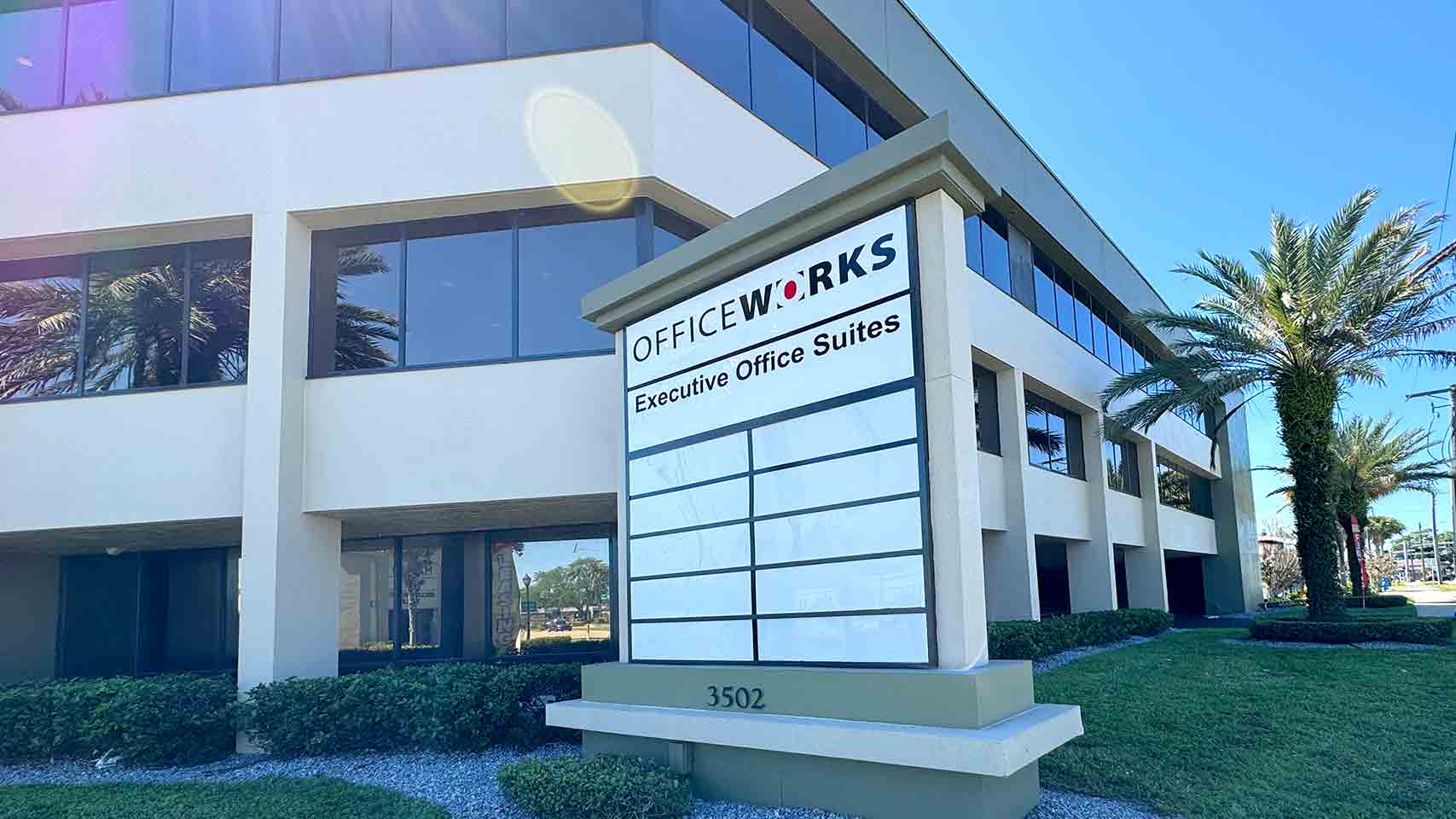 Exterior view of office where Audrey Clark, LMHC offers clients in-person therapy sessions.